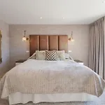 Beautiful 4b Townhouse
