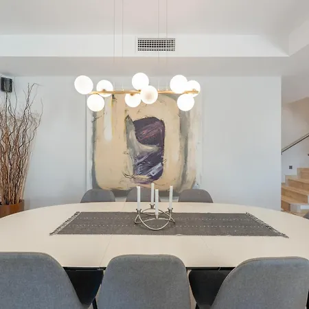 펜션 Beautiful 4b Townhouse *