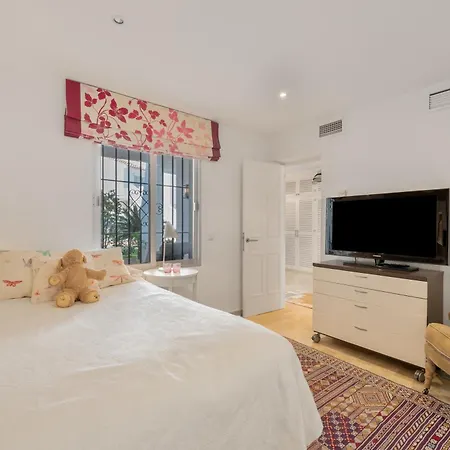 Beautiful 4b Townhouse *