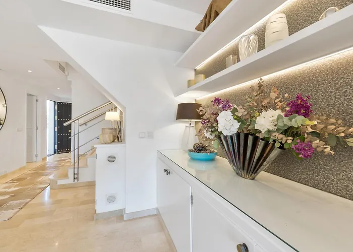 Beautiful 4b Townhouse * Μαρμπέλλα