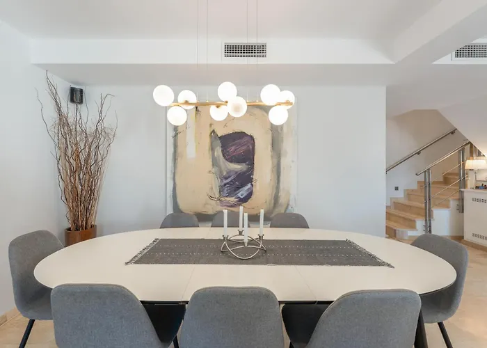 بيت للعطل Beautiful 4b Townhouse *